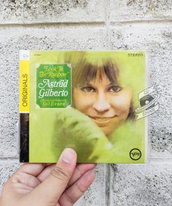 Astrud Gilberto - Look To The Rainbow