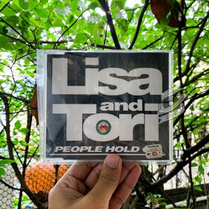 Lisa And Tori - People Hold On