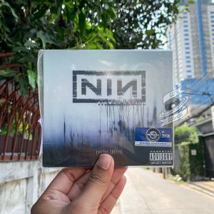 Nine Inch Nails - With Teeth