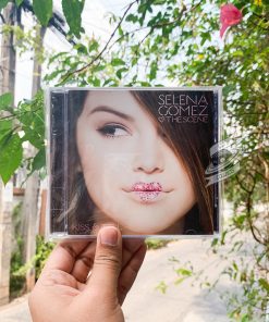 Selena Gomez & The Scene - Kiss & Tell