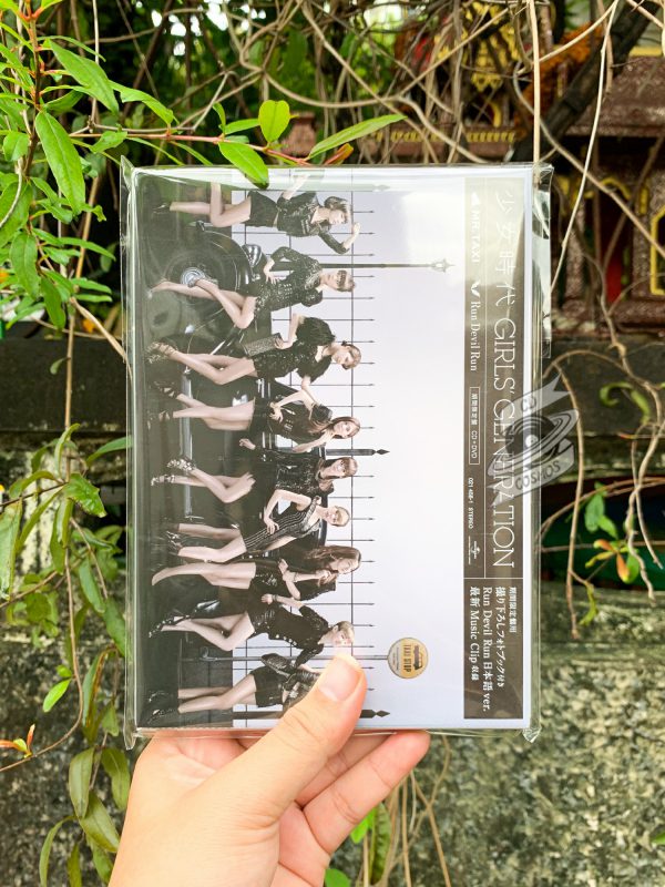 Girls’ Generation – Mr. Taxi / Run Devil Run