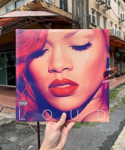 Rihanna – Loud