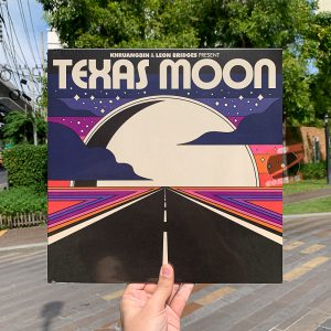 Khruangbin & Leon Bridges – Texas Moon