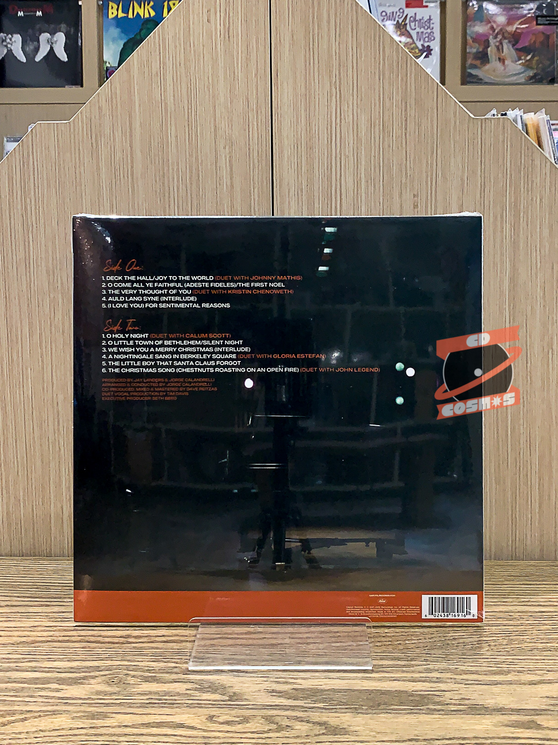 Nat King Cole - A Sentimental Christmas With Nat King Cole And Friends: Cole Classics Reimagined